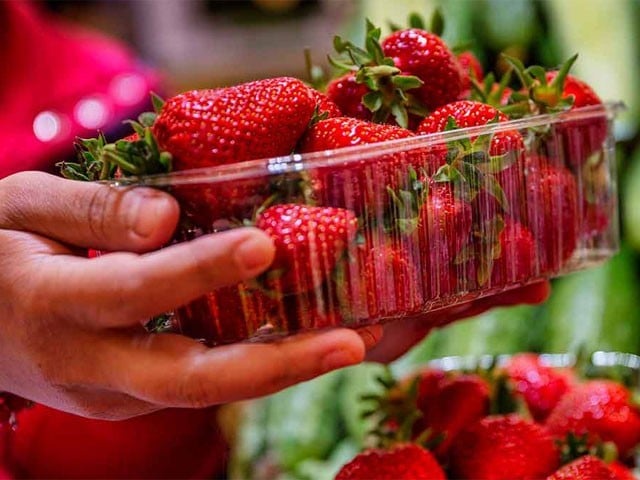 Can strawberries slow down aging in humans?